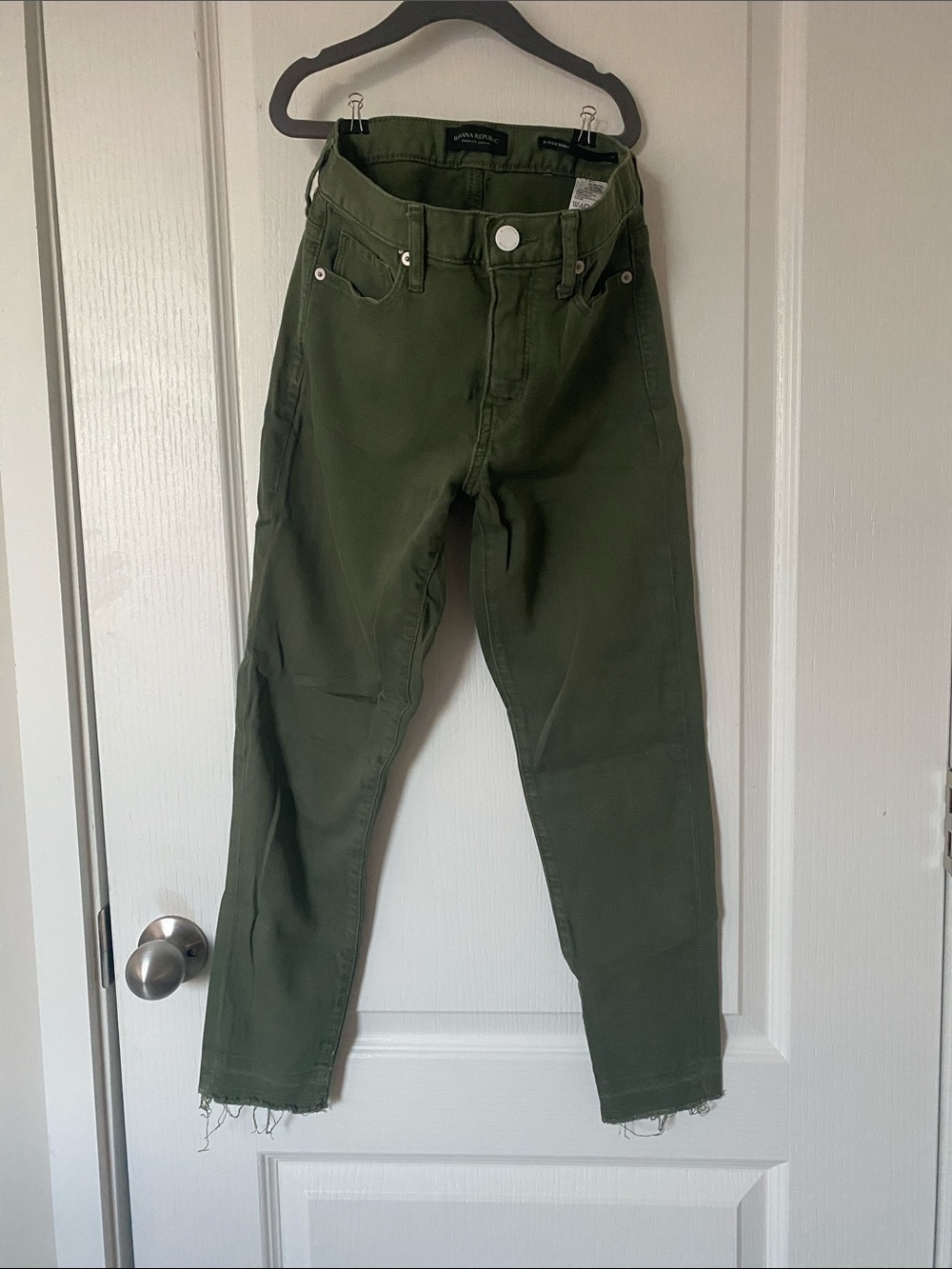 Banana Republic Petites Olive Green Mid-Rise Skinny Jeans (25P)